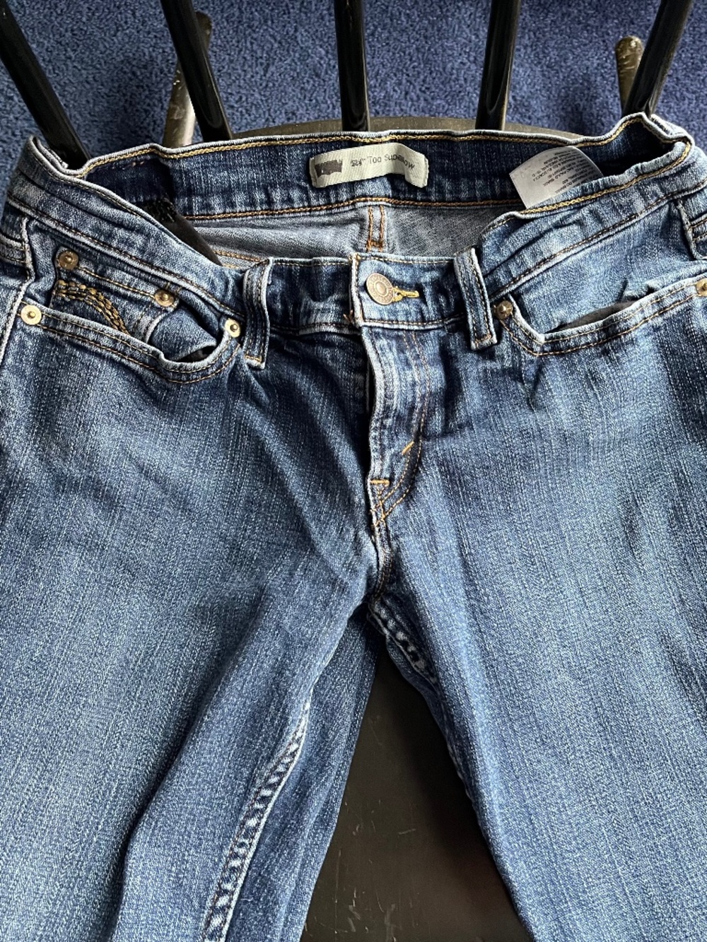 Womens levis jeans! 524 too Superlow boot cut jeans!! Size 5L